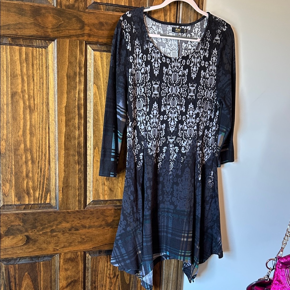 Elegant Black and White Midi Dress